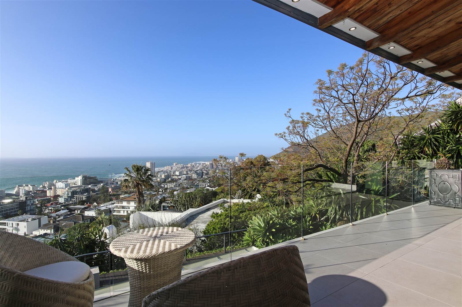 6 Bed House in Fresnaye photo number 5