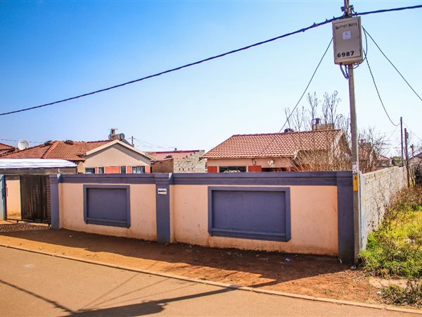 2 Bed House in Lehae
