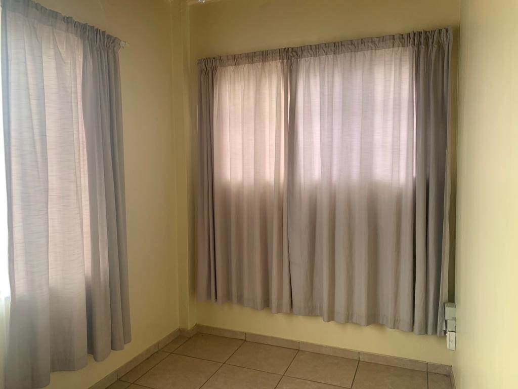 7 Bed House in Rietfontein photo number 9