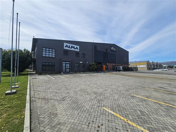 8 420  m² Industrial space