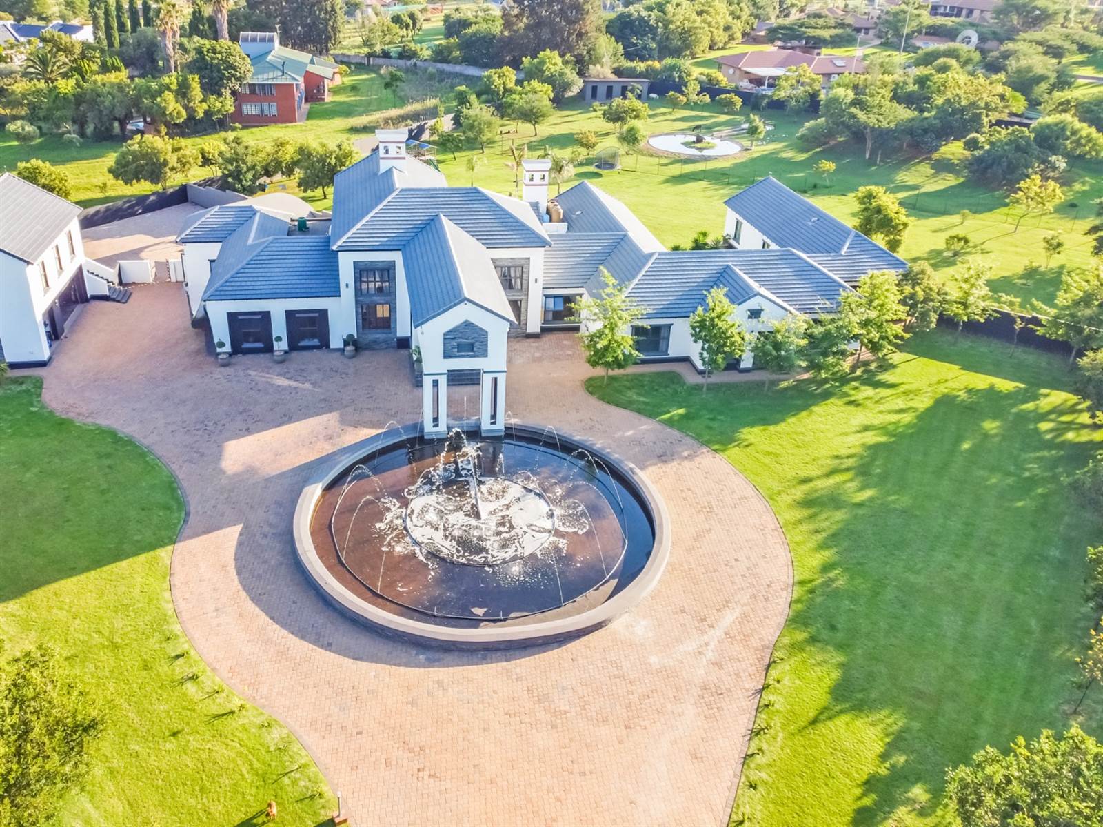 5 Bed House in Mooikloof Equestrian Estate photo number 5