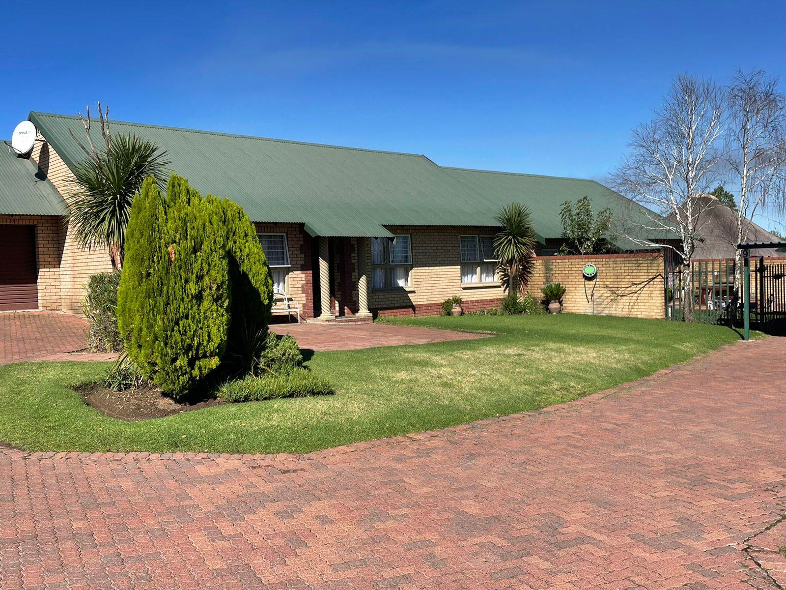 34 Bed House in Secunda photo number 2