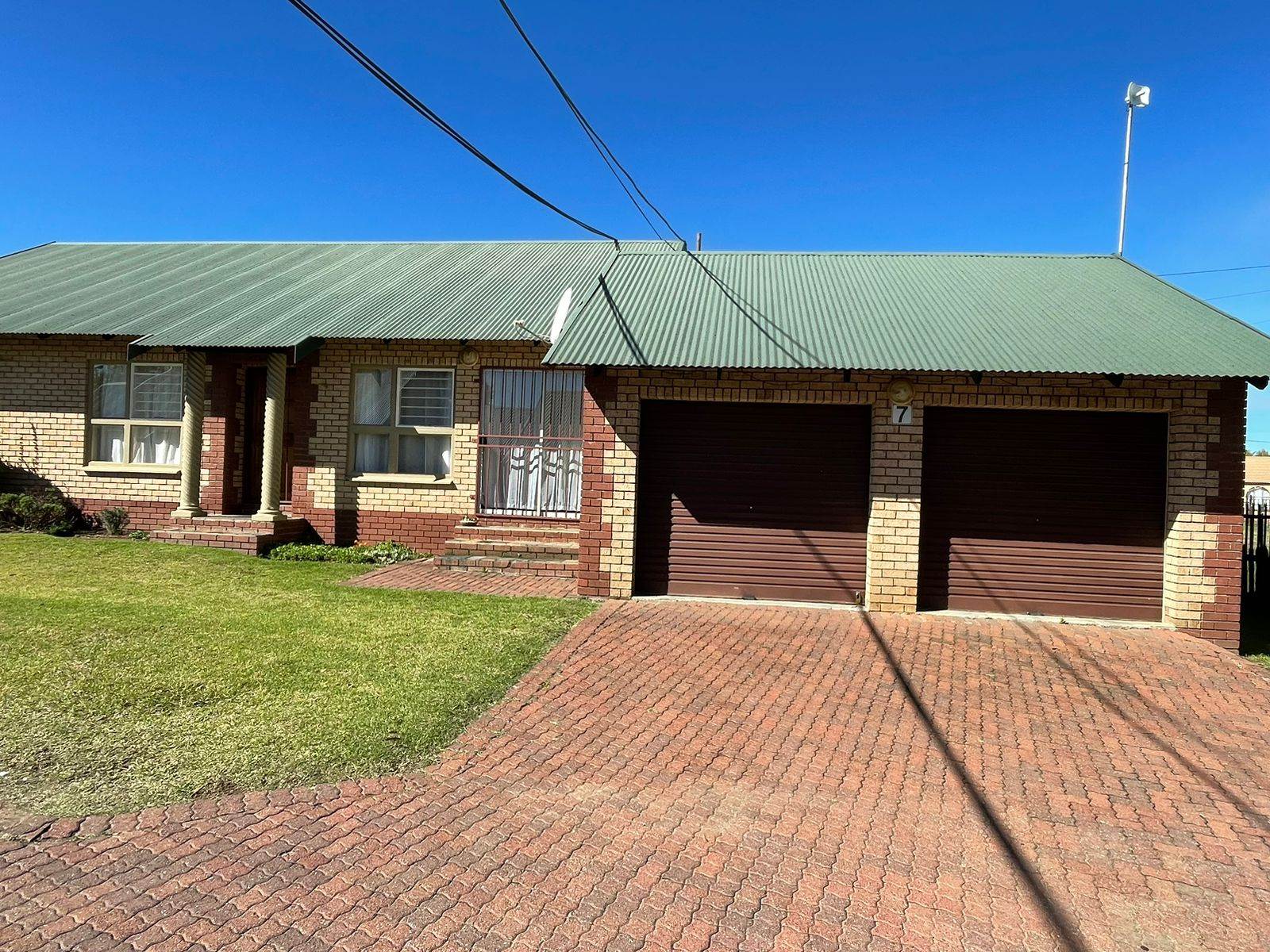 34 Bed House in Secunda photo number 4