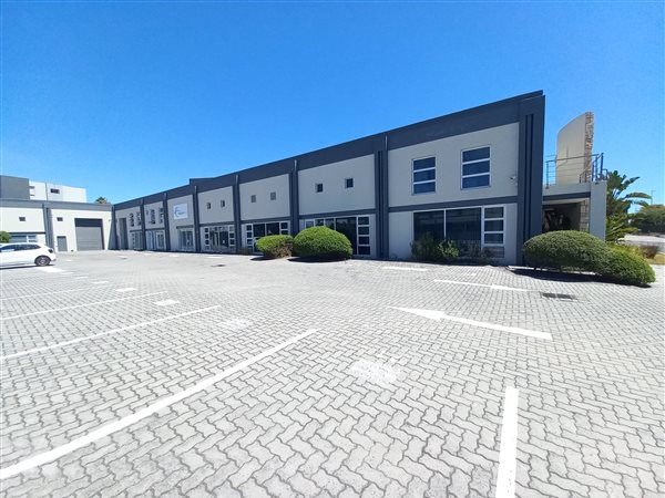 532  m² Commercial space