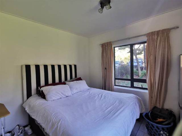 2 Bed Apartment in Jackal Creek Golf Estate photo number 5