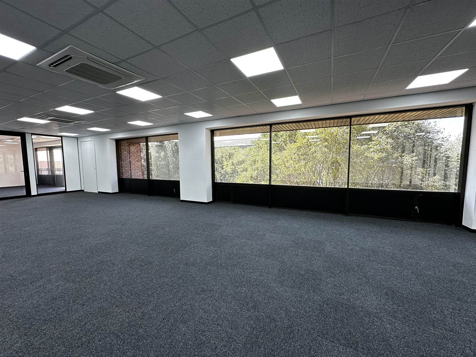 318  m² Commercial space in Bedfordview photo number 7
