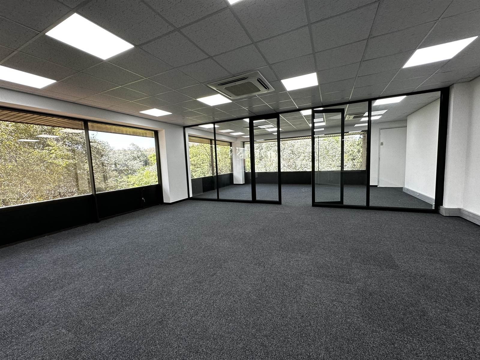 318  m² Commercial space in Bedfordview photo number 5