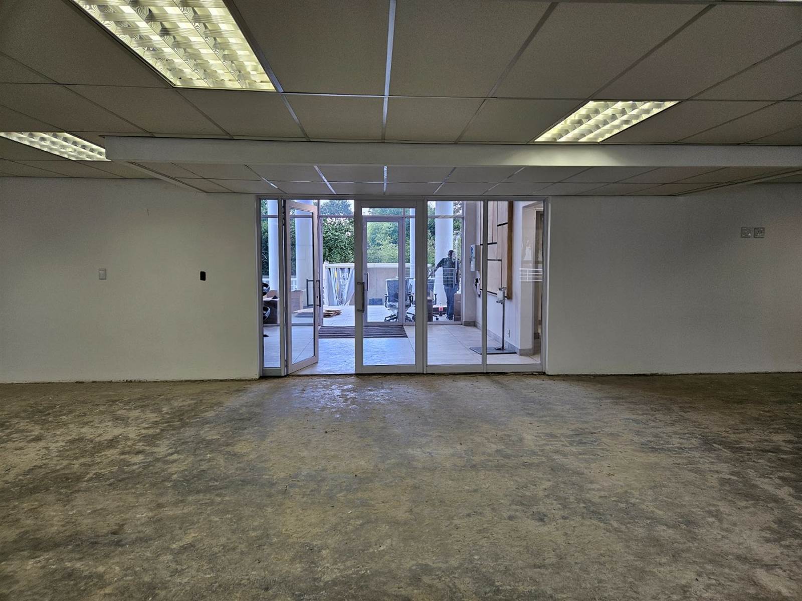 732  m² Commercial space in Woodmead photo number 3