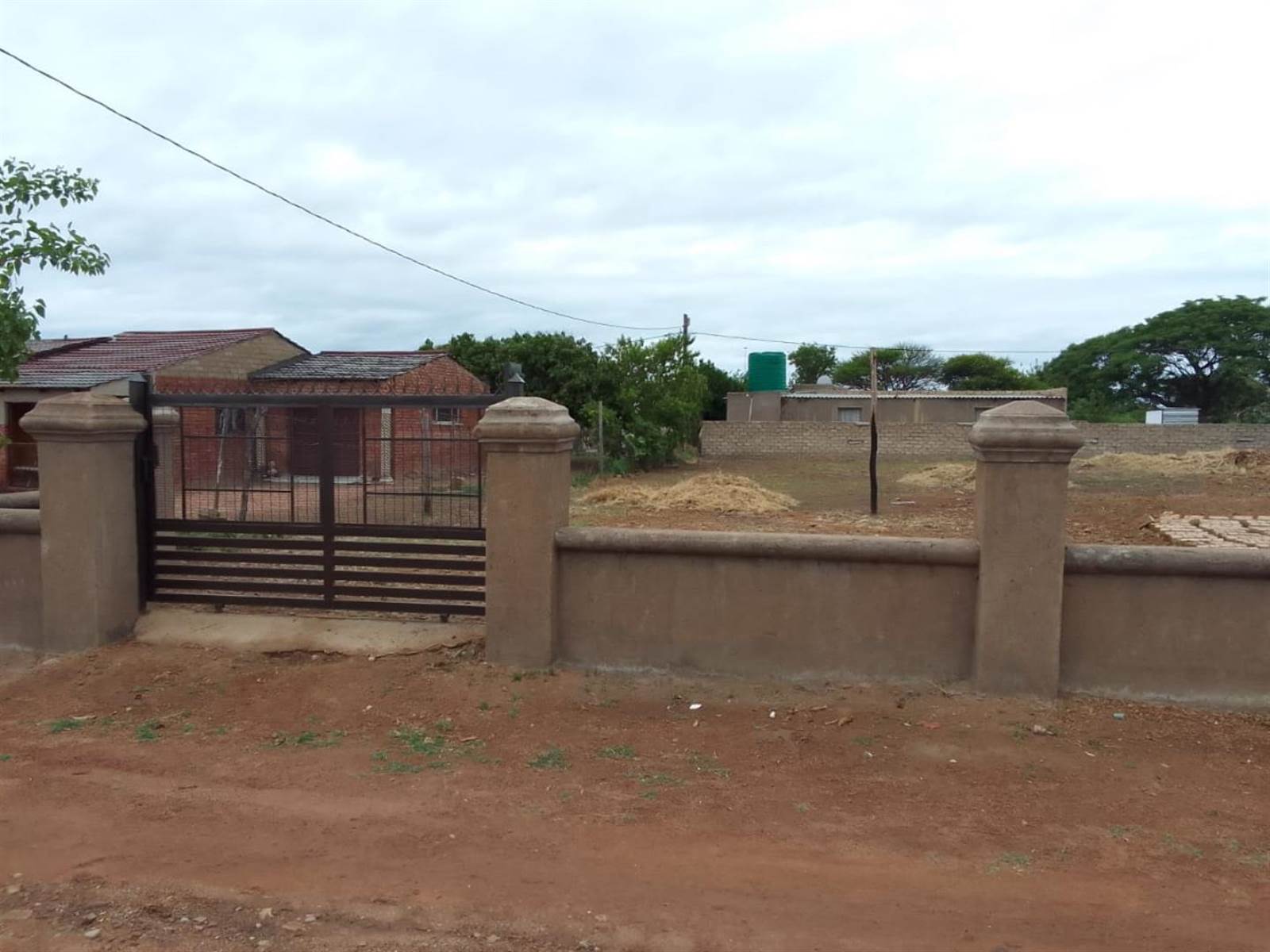 2000 m² Land available in Hammanskraal photo number 1