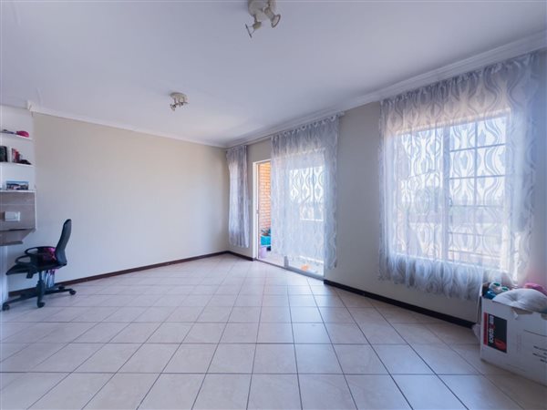 2 Bedroom Townhouse 2 Bedroom Townhouse