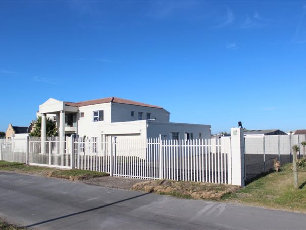 2 Bedroom House 2 Bedroom House