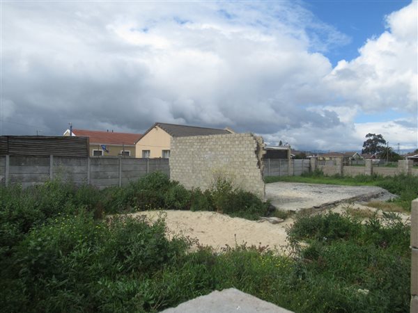 326 m² Land