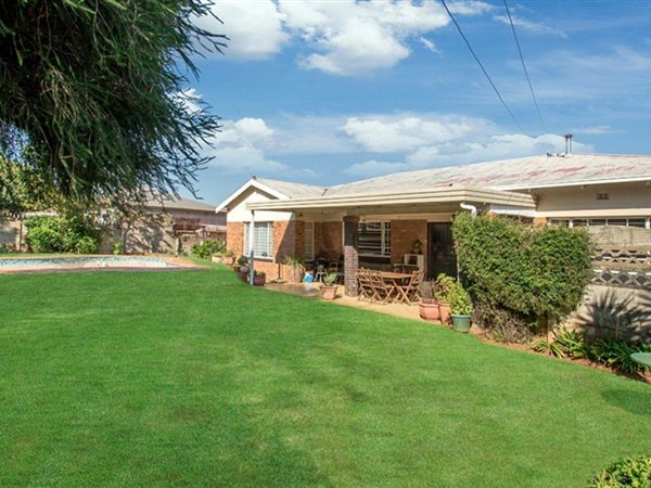 4 Bedroom House 4 Bedroom House