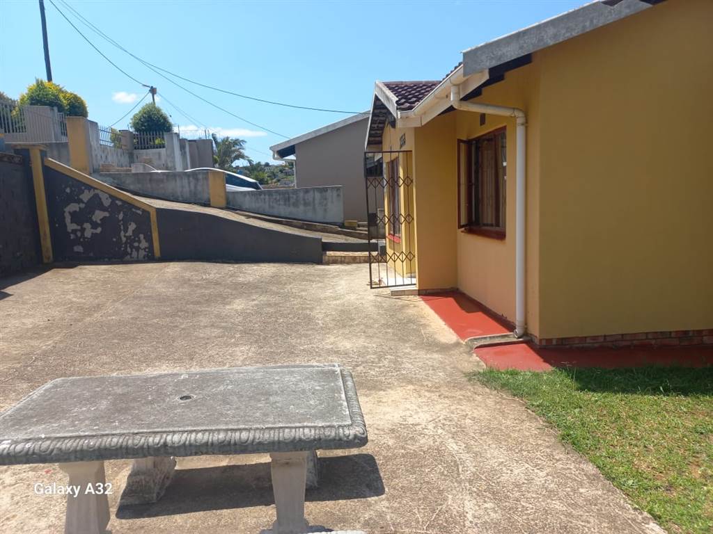 2 Bed House in Ngwelezana photo number 15