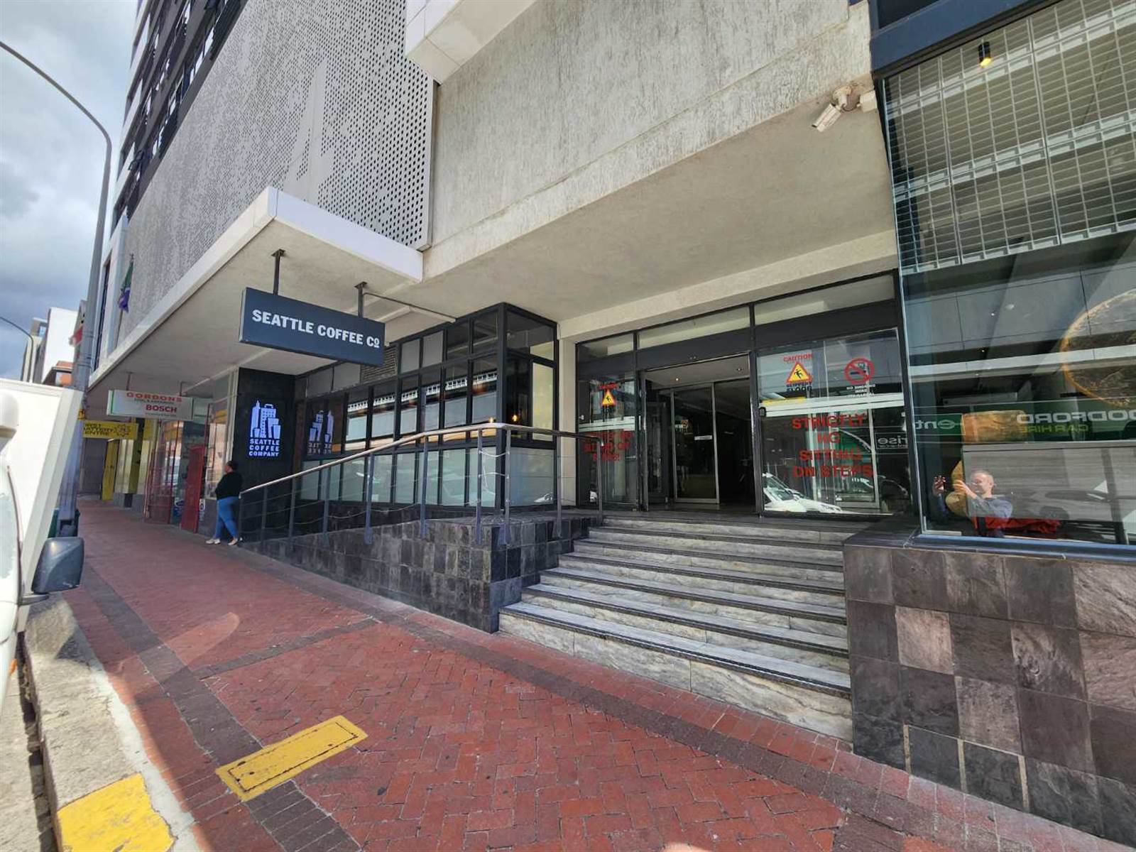 124  m² Office Space in Cape Town City Centre photo number 2