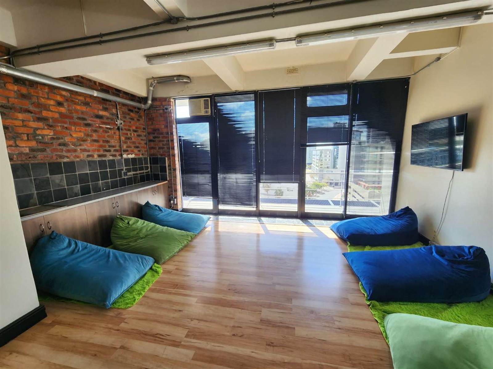 124  m² Office Space in Cape Town City Centre photo number 10