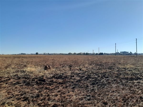 744 m² Land available in Westonaria