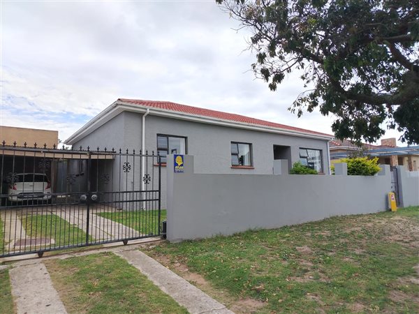 4 Bedroom House 4 Bedroom House