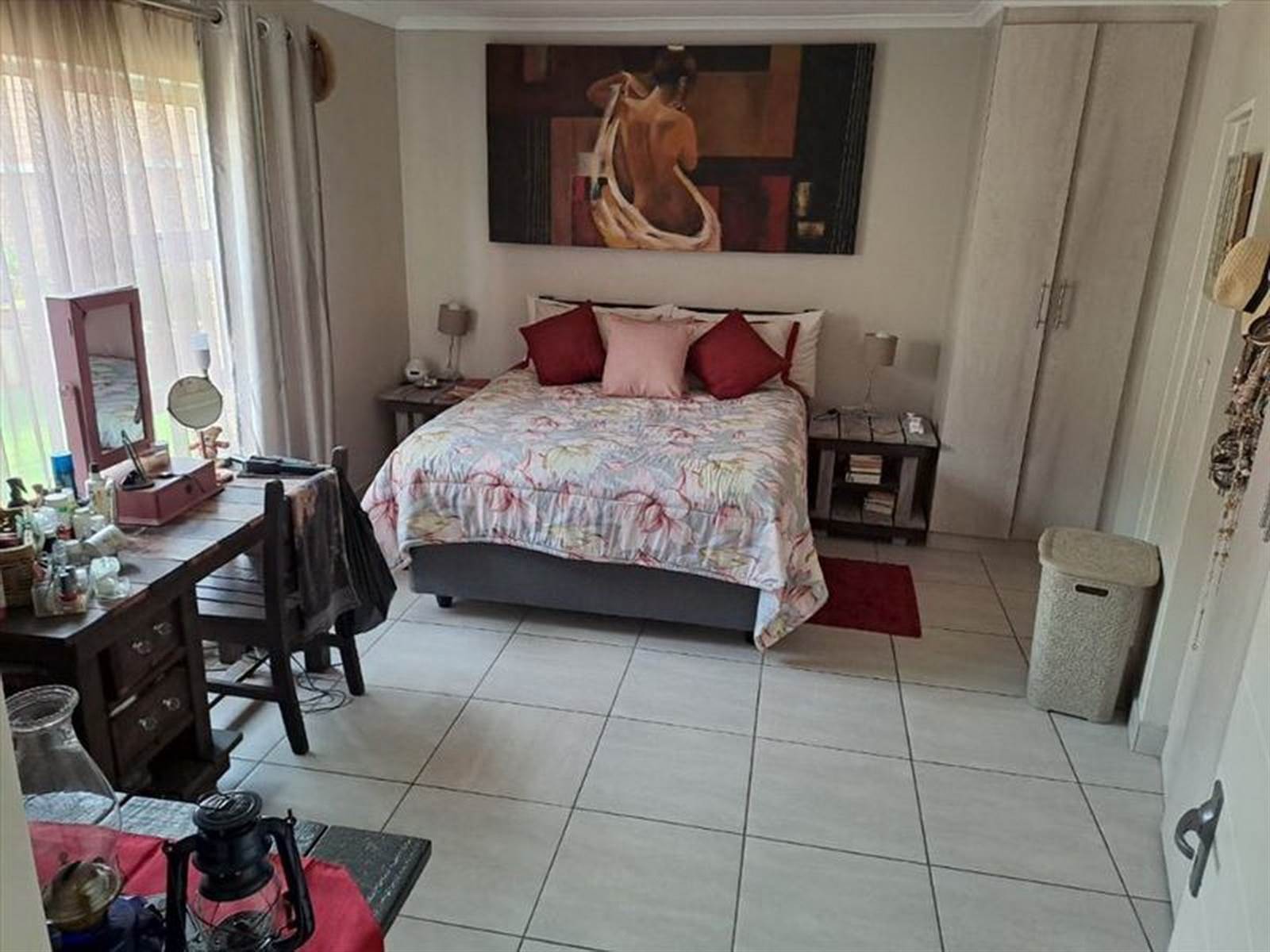 2 Bed Townhouse in Glen Marais photo number 18