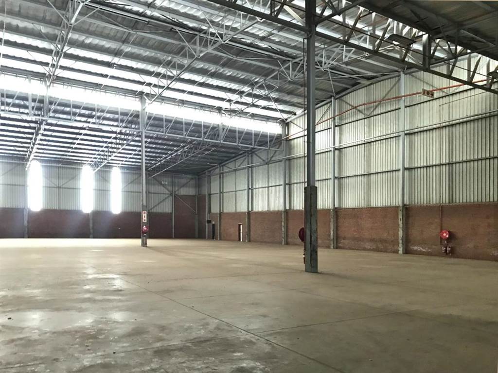 3893.2  m² Industrial space in Pomona photo number 12