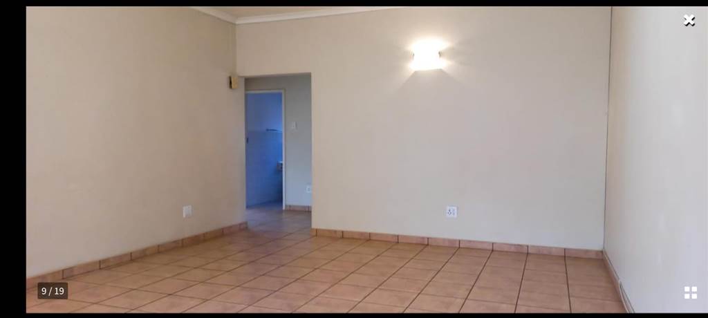 2 Bed Townhouse in Middelburg Central photo number 4