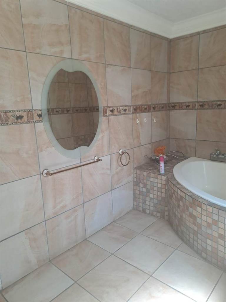 4 Bed House in Kagiso photo number 20