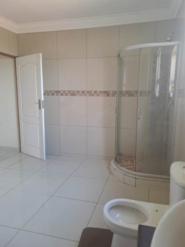 4 Bed House in Kagiso photo number 26