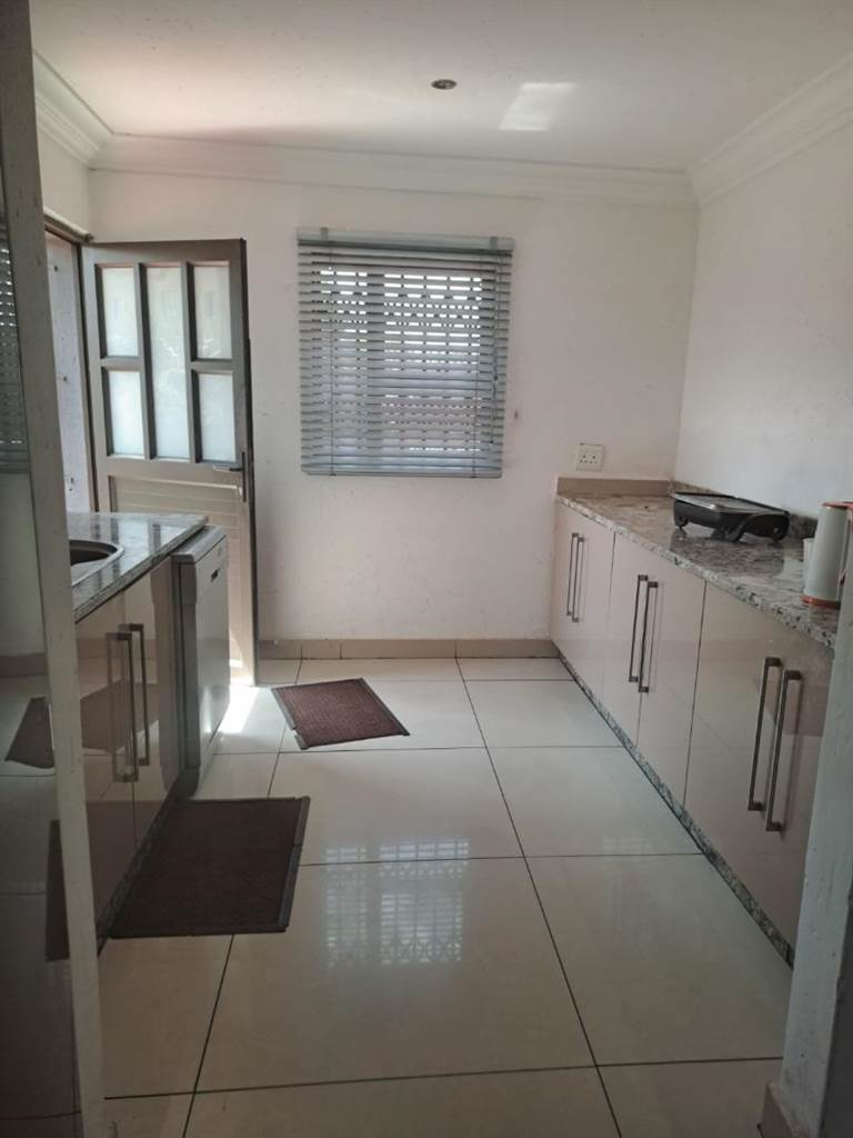 4 Bed House in Kagiso photo number 7