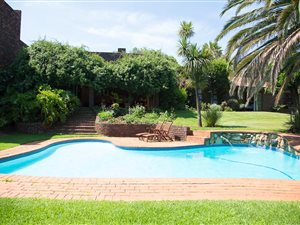 2.4 ha Farm in Golf View