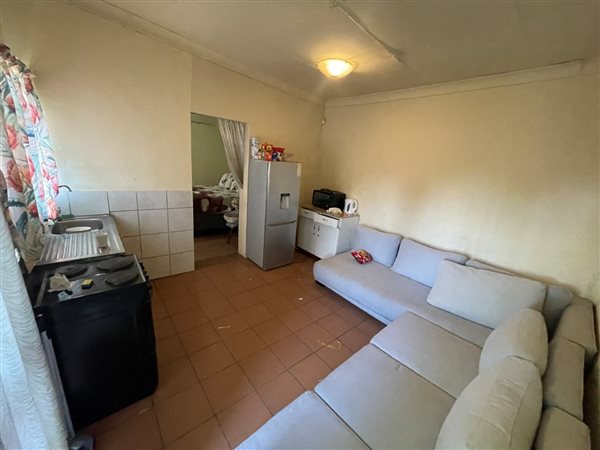 1 Bed Apartment in Westdene