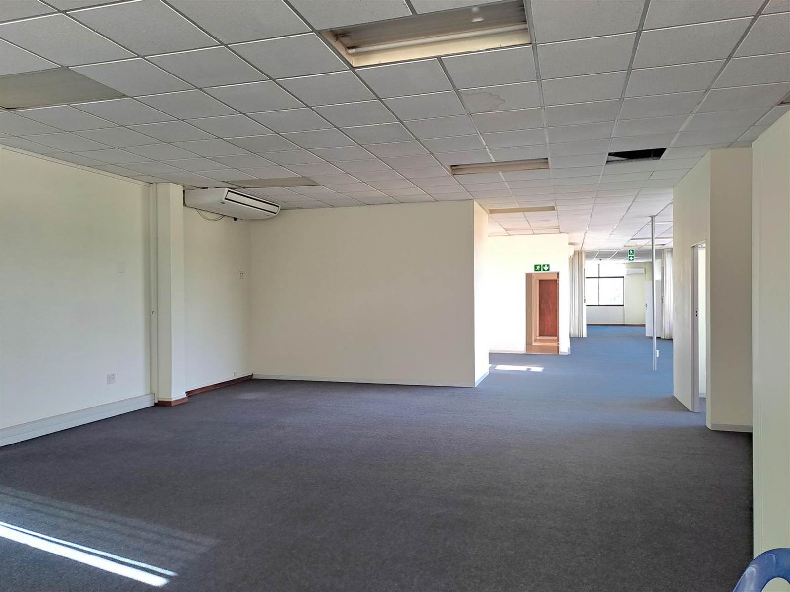 350  m² Commercial space in Pinetown Central photo number 3