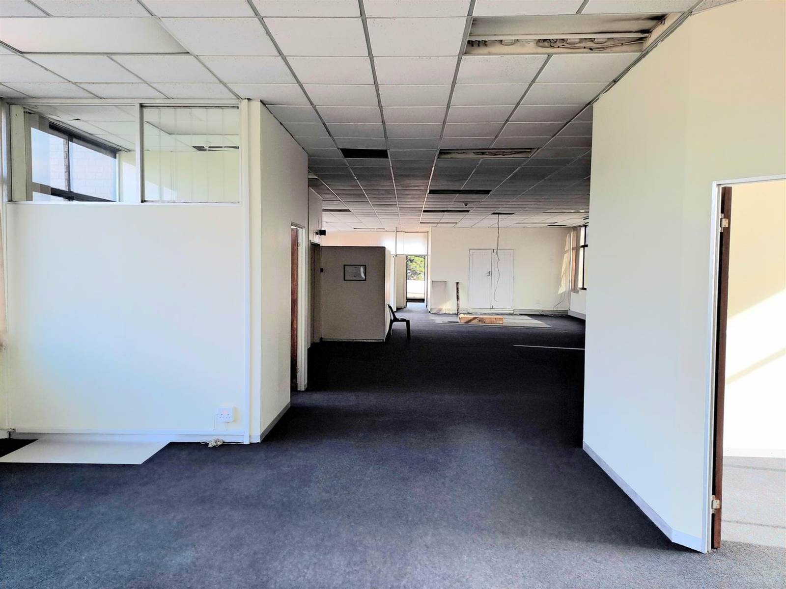 350  m² Commercial space in Pinetown Central photo number 4