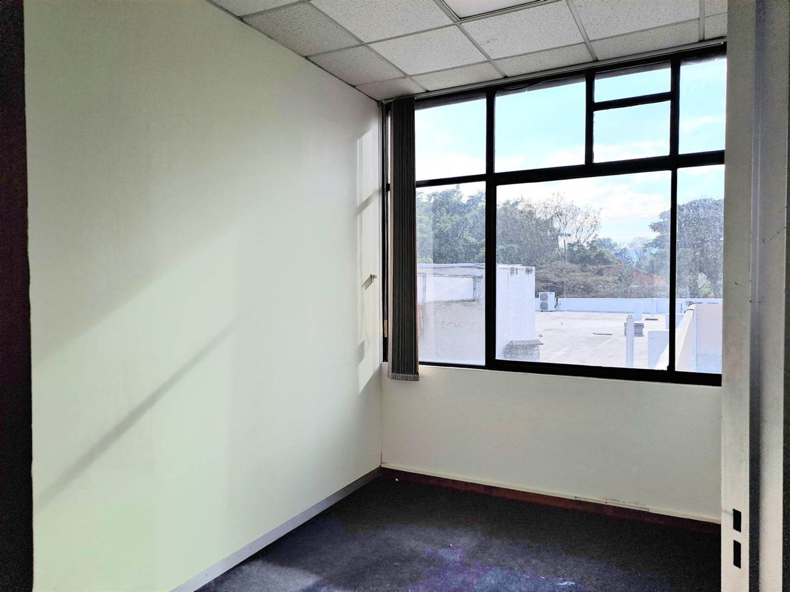 350  m² Commercial space in Pinetown Central photo number 7