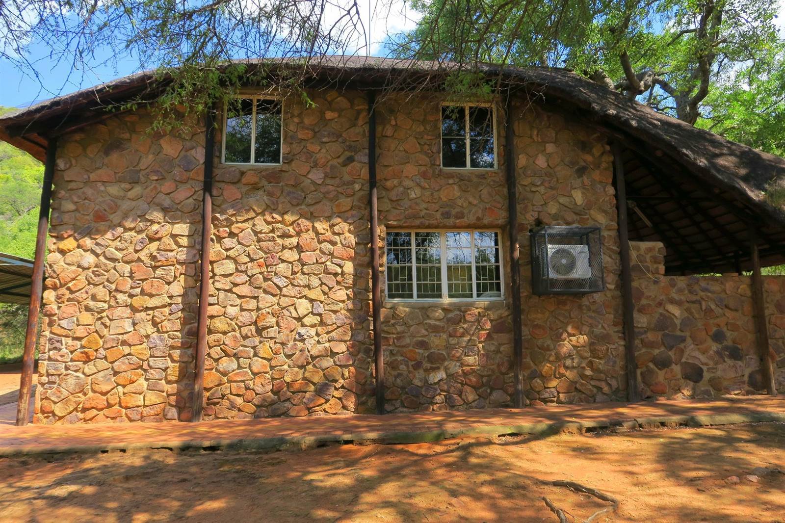 6 Bed House in Vaalwater photo number 1