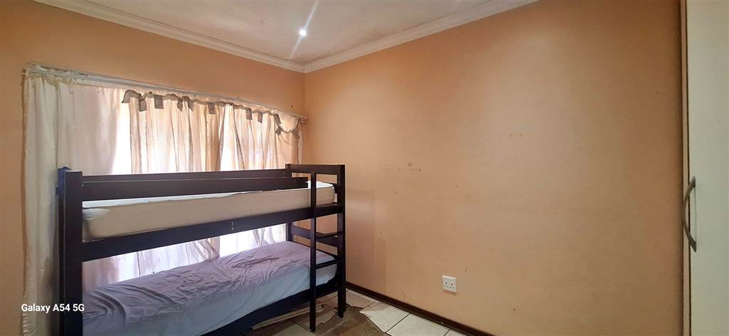 3 Bed Townhouse in Uvongo photo number 15
