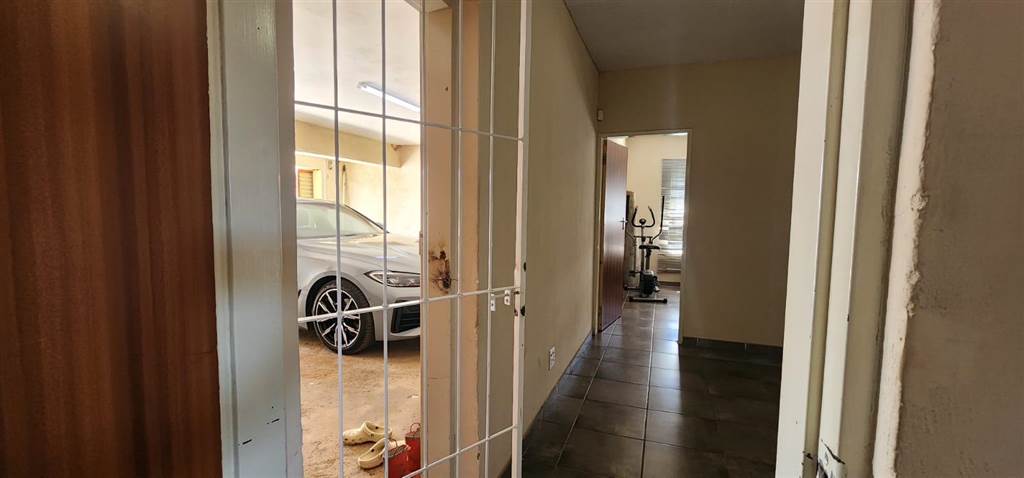 6 Bed Townhouse in Kriel photo number 28