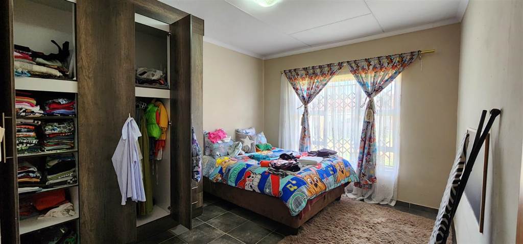 6 Bed Townhouse in Kriel photo number 17