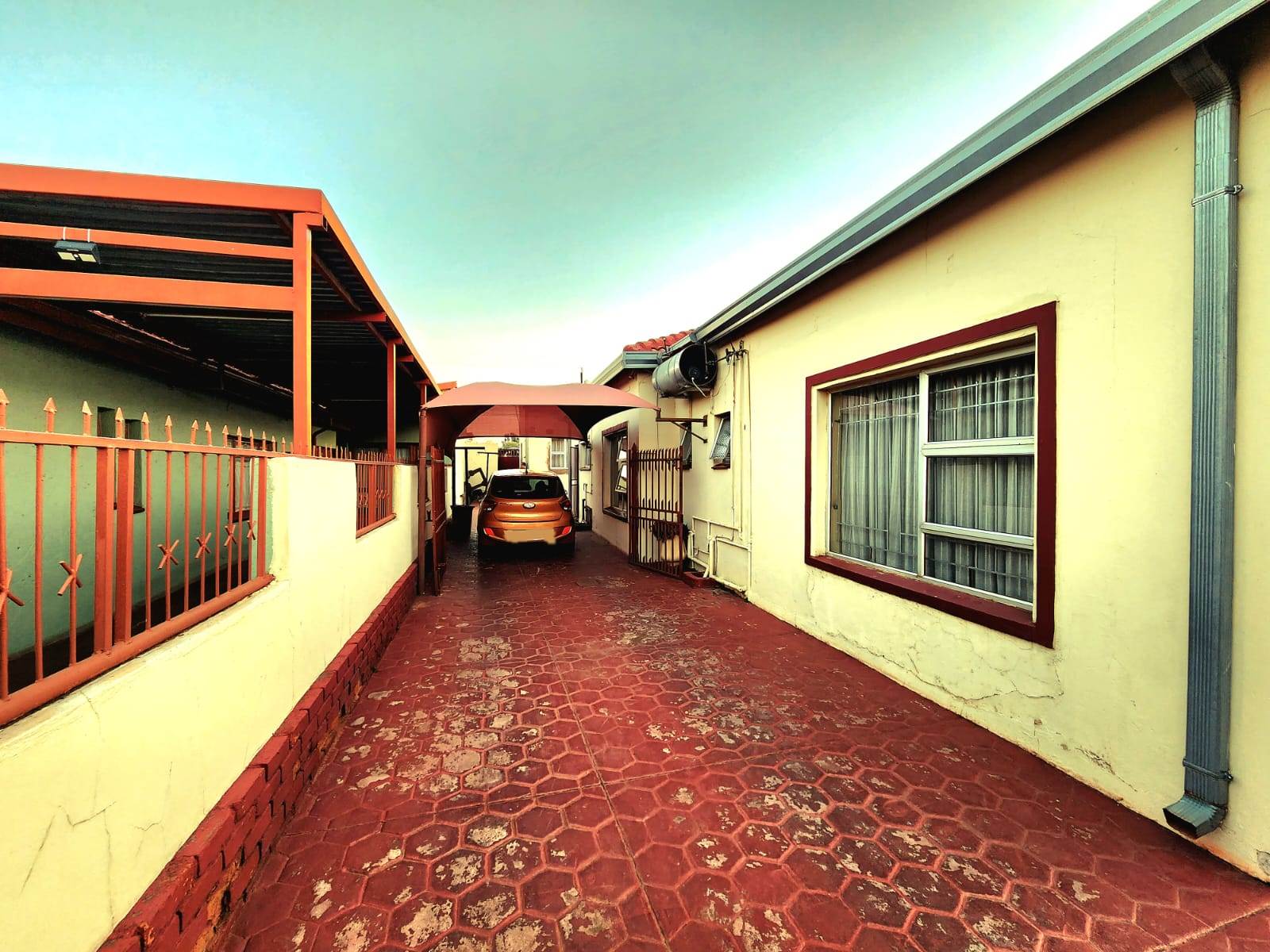 4 Bed House in Mamelodi West photo number 3