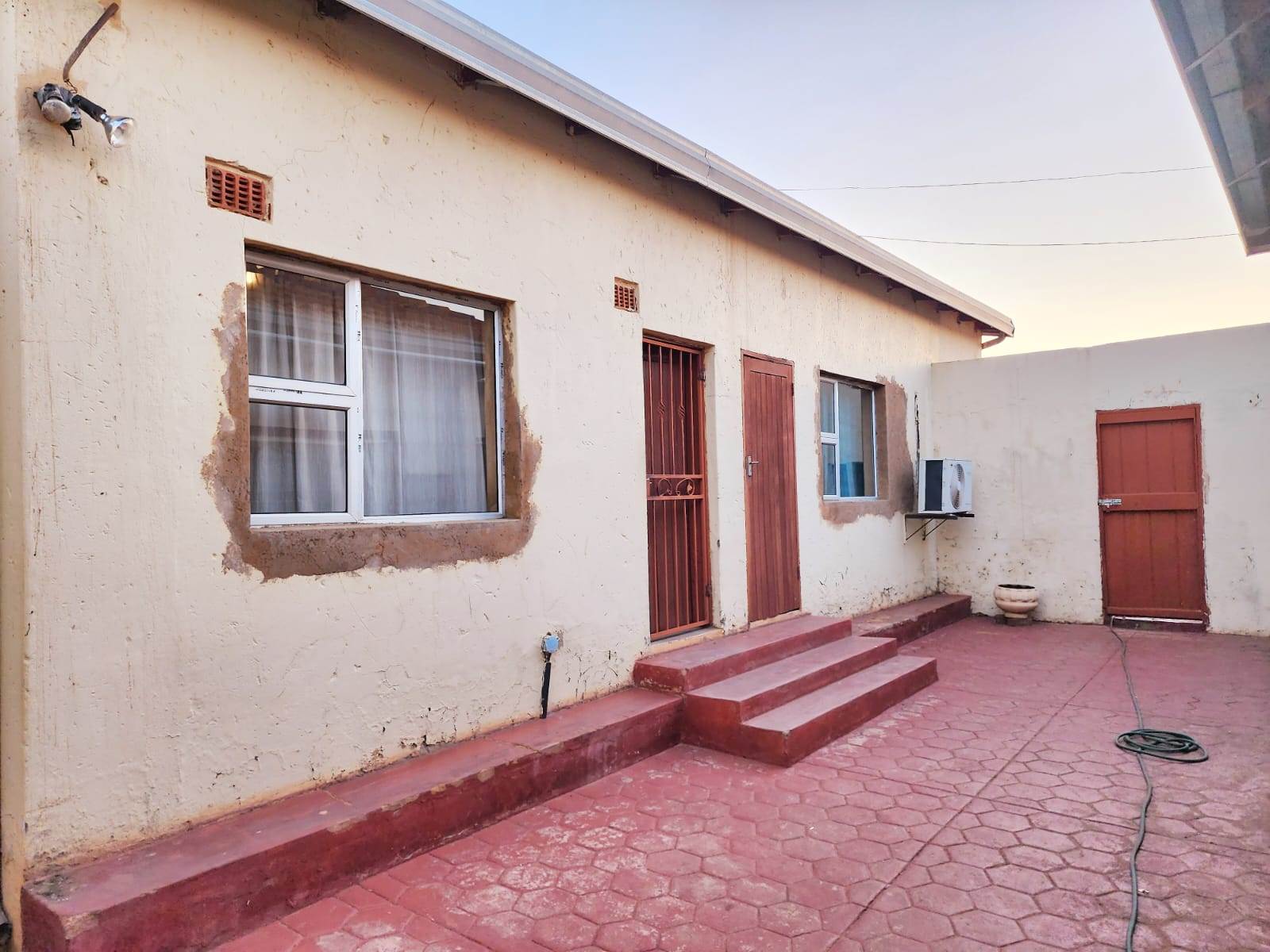 4 Bed House in Mamelodi West photo number 19