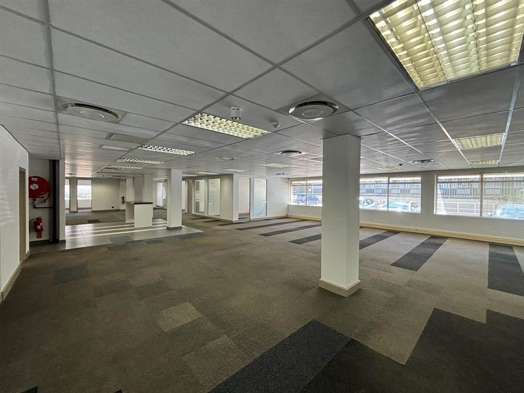 938  m² Commercial space in Illovo photo number 26