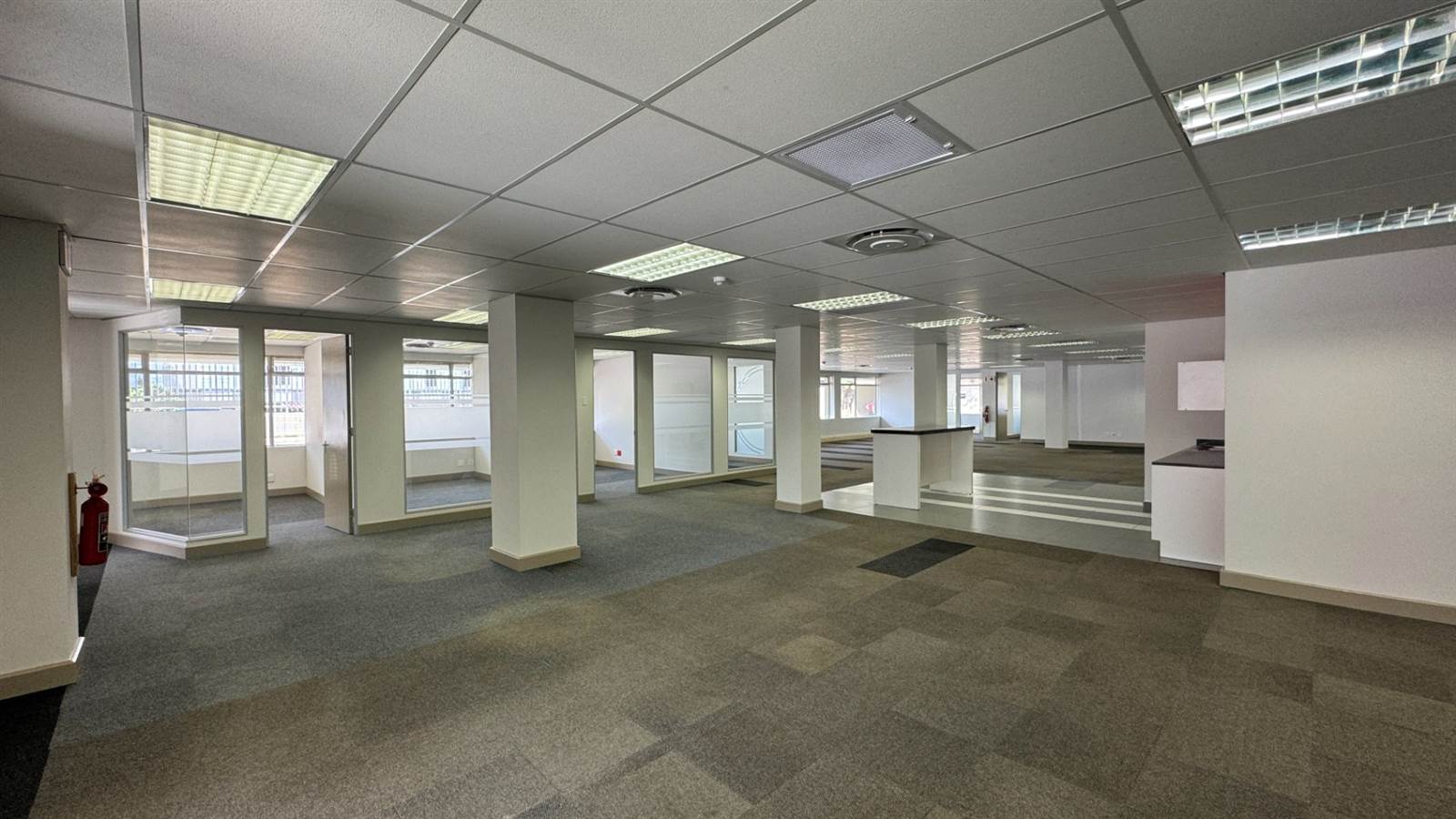 938  m² Office Space in Illovo photo number 20