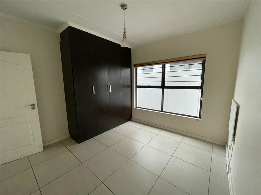 3 Bed Apartment in Edenvale photo number 8