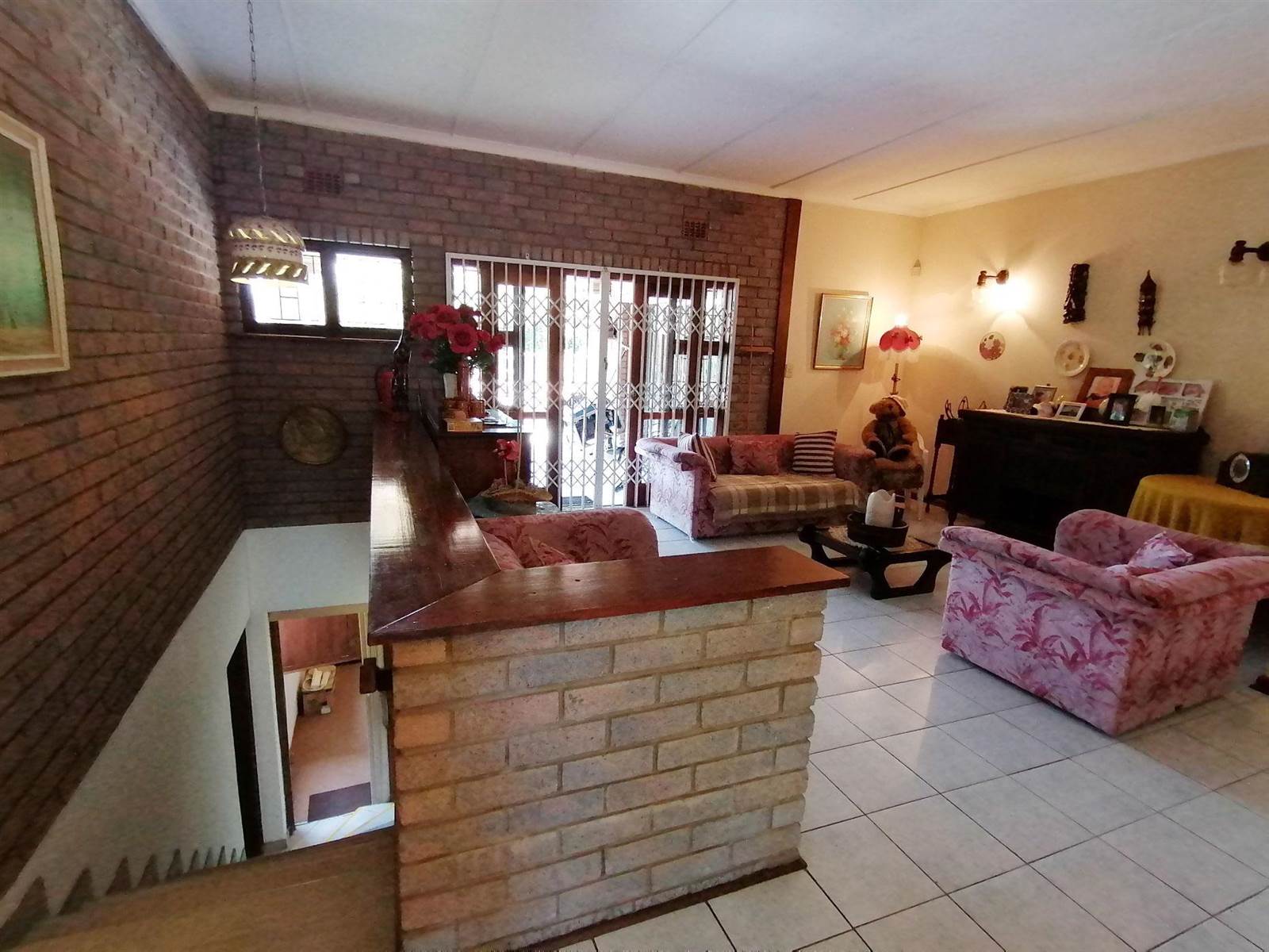 5 Bed House in Umtentweni photo number 16