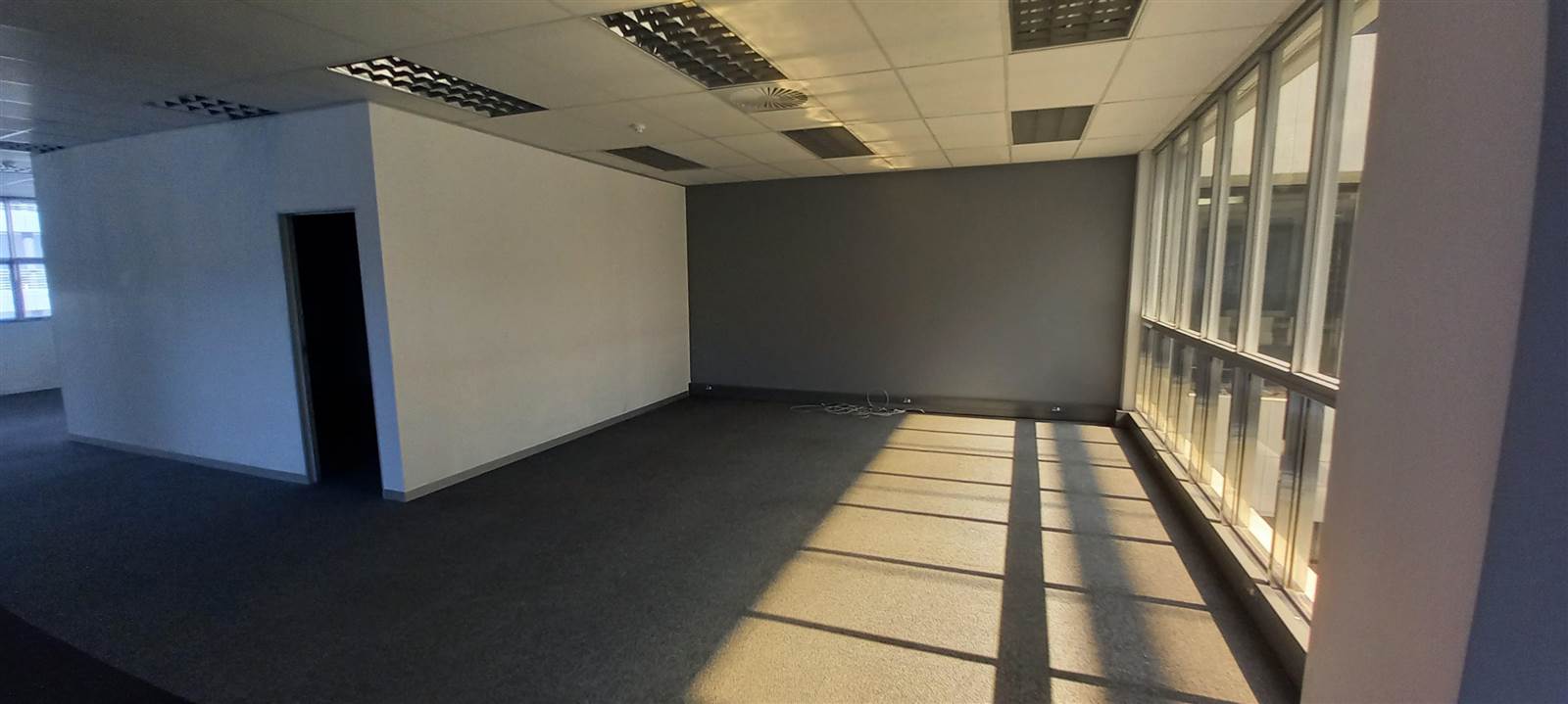 750  m² Commercial space in Bedfordview photo number 15