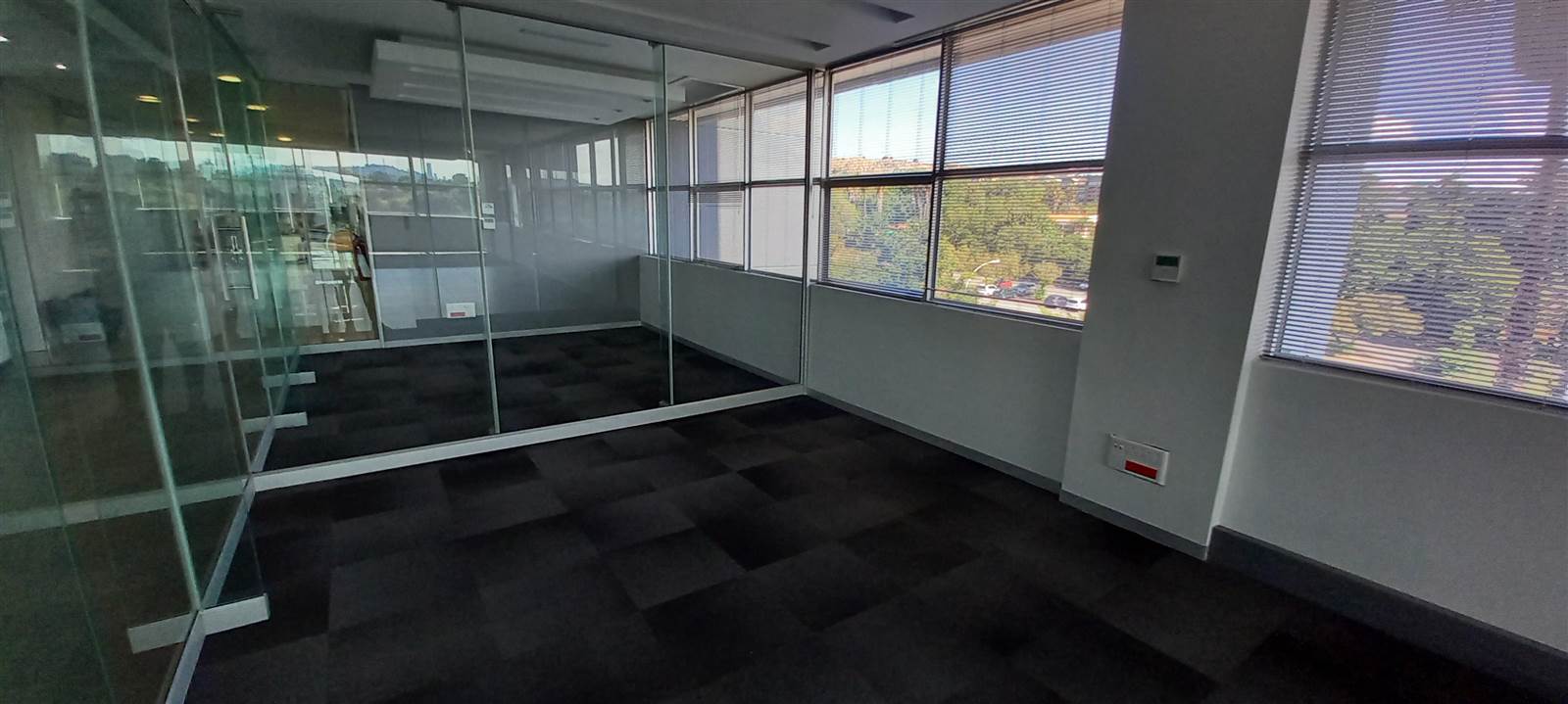 750  m² Commercial space in Bedfordview photo number 3