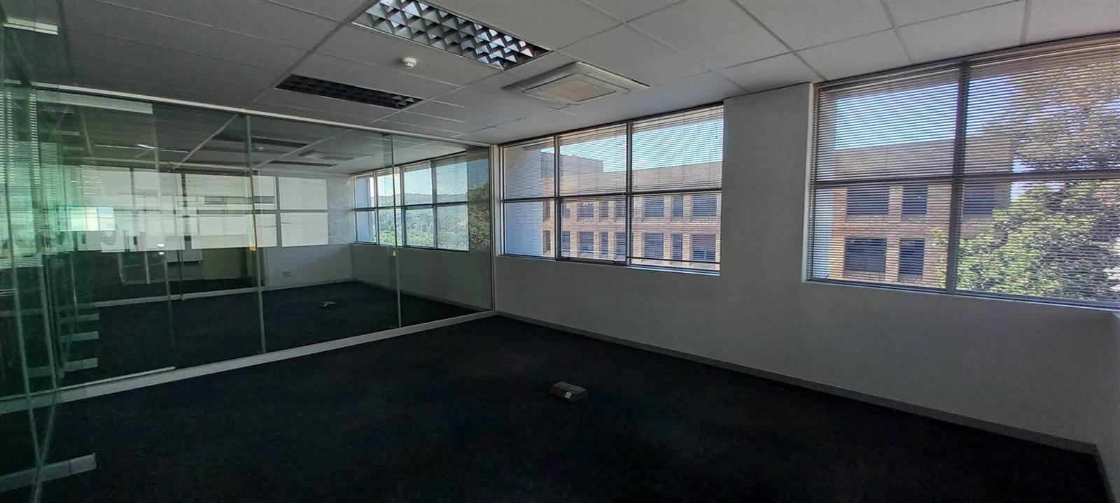 750  m² Commercial space in Bedfordview photo number 16