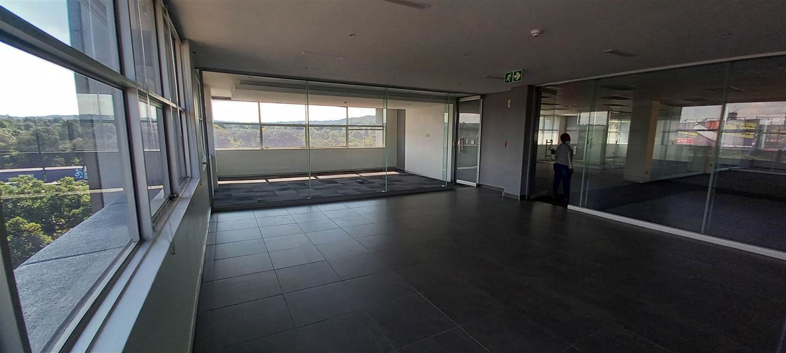 750  m² Commercial space in Bedfordview photo number 2