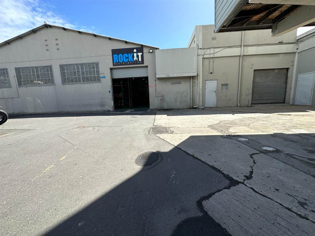 816  m² Industrial space in Paarden Eiland photo number 1