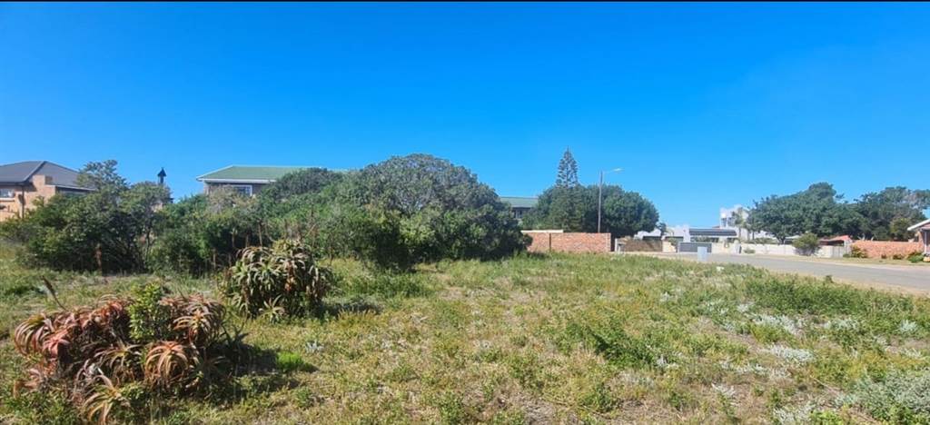 809 m² Land available in Fraaiuitsig photo number 3