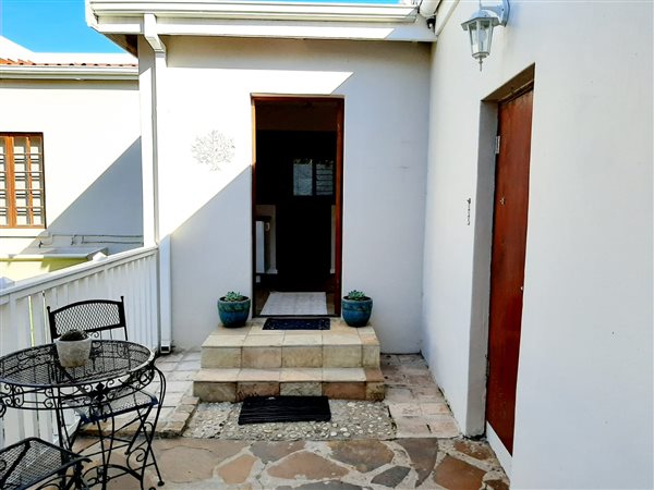 1 Bed Garden Cottage